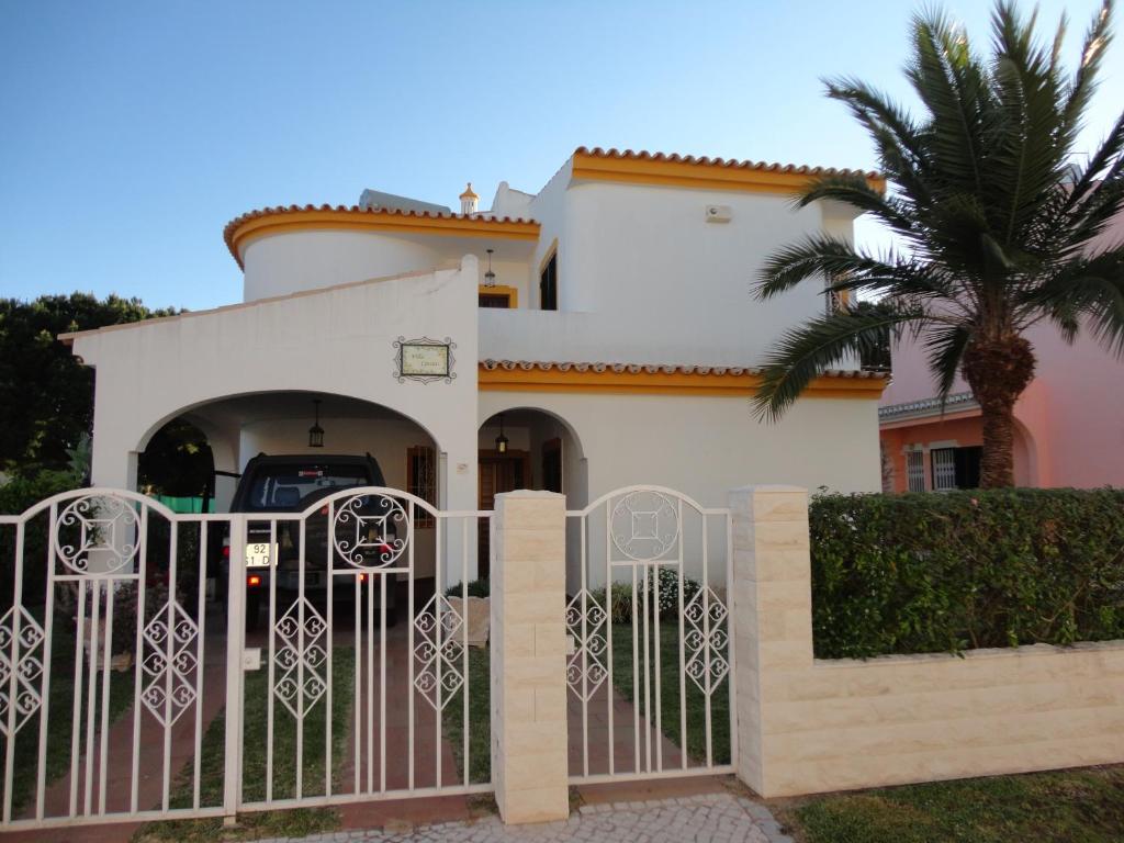 Villa Cavaco room 2